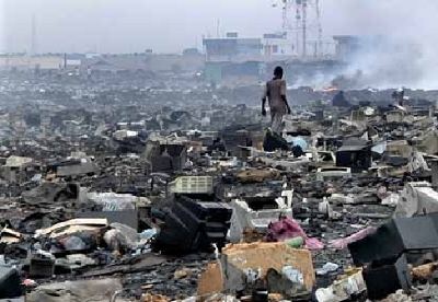 Agbogbloshie, en las afueras de Accra, la capital de Ghana, se ha convertido en uno de los vertederos tecnológicos más grandes del mundo. Pieter Hugo.