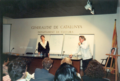 Conferencia de los Doctores Christiane Meulemans y Josep Elías titulada «El Cerebro Total» en el Palacio de Santa Mónica en Barcelona. Foto gentileza de la Doctora Christiane S. Meulemans, del Doctor Josep Elías y de la Fundación Doctor Josef Meulemans y RIAL.