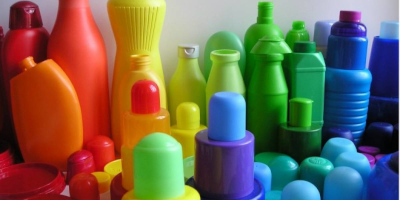 Envasos plàstics no els llenço. Envasos plàstics no els llenço.