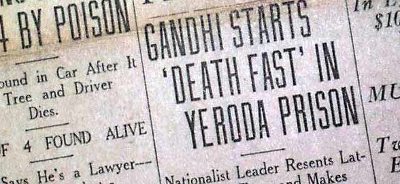 Notícia en un diari anglès: «Gandhi starts Death Fast in Yeroda prison».