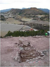 La Bastida. Tumba hallada en su cima.