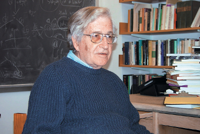 Noam Chomsky. Fotografia de W. Xiao. Noam Chomsky. Fotografia de W. Xiao.