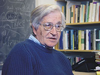 Noam Chomsky. Fotografia de W. Xiao. Noam Chomsky. Fotografia de W. Xiao.