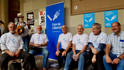 Vaguistes de fam i persones que els hi donen suport. Vaguistes de fam i persones que els hi donen suport.